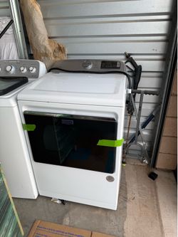 Maytag Smart Capable 7.4-cu ft Vented Electric Dryer with Steam Cycle ( White )