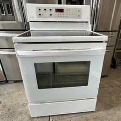 LG Glass Top Stove In White 