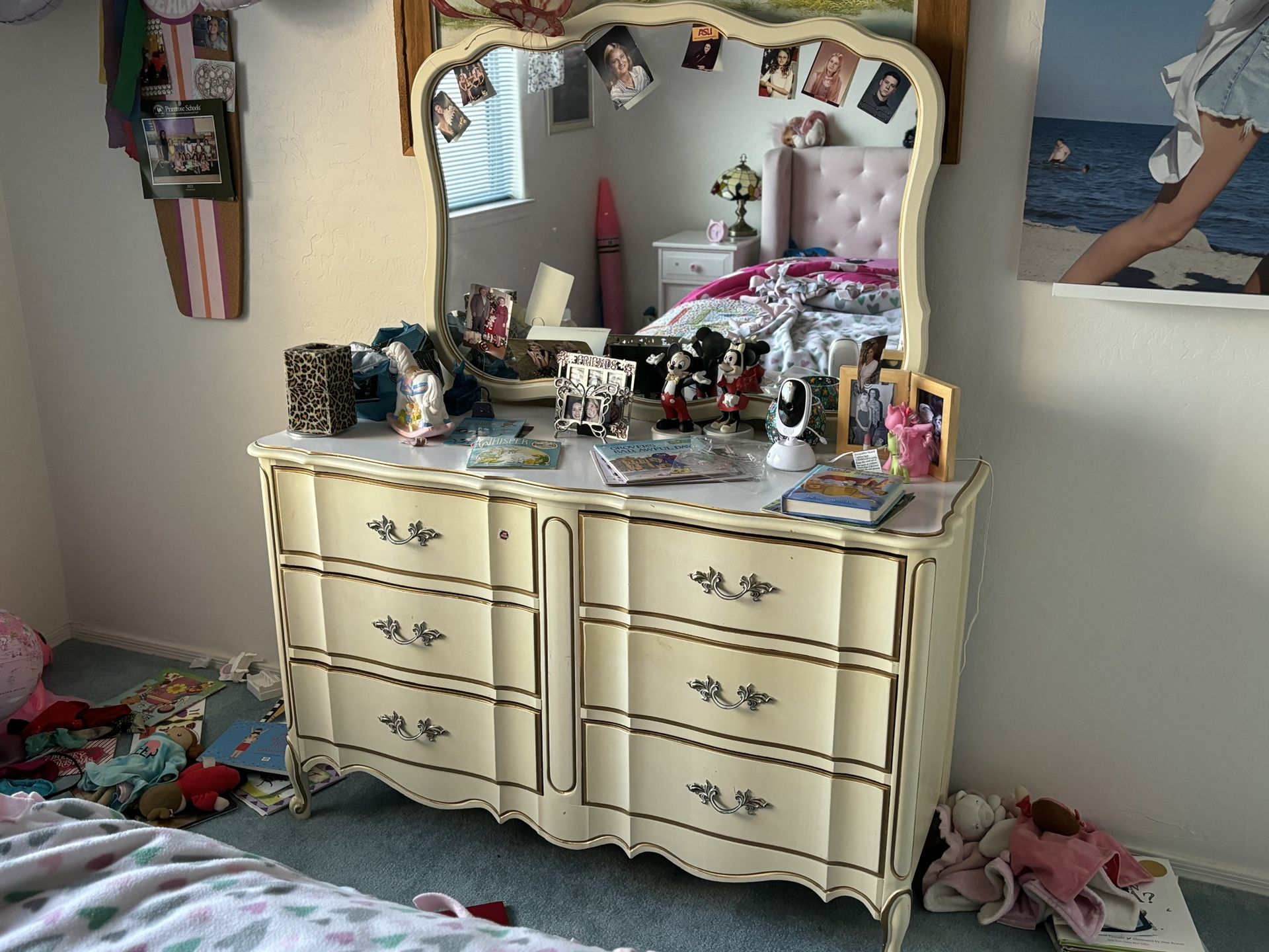 Dresser with Mirror and 6 drawer