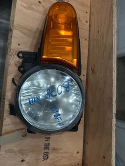 2007 Toyota FJCruiser Headlight-Right Side