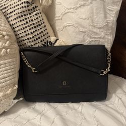 KATE SPADE || Black Crossbody 