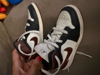 Air Jordan 1 Mid Sneakers for kids