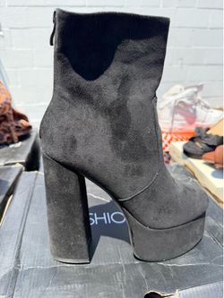 Women Boots size 9