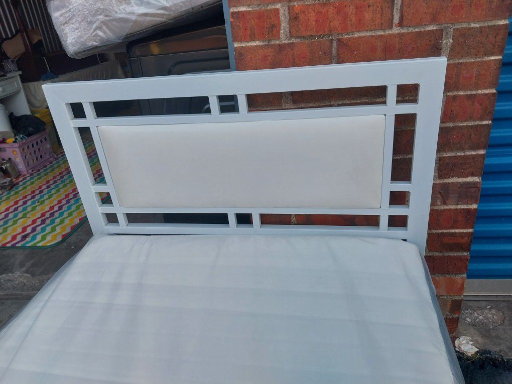 full twin size metal frame bed comes with the new ikea mattress  