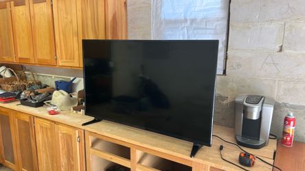 50” LCD Smart TV - Insignia