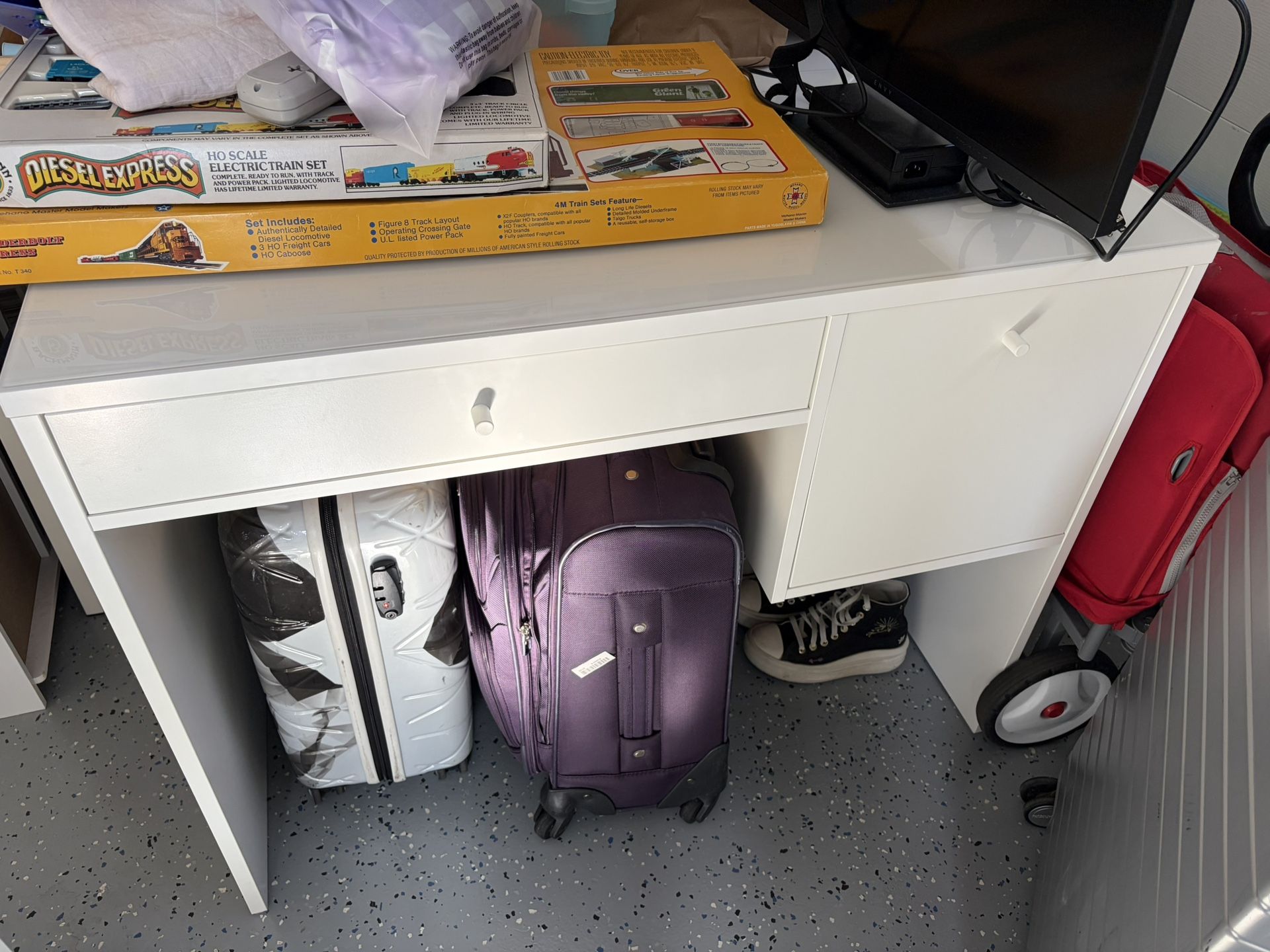 White IKEA SYVDE Glass Top Desk With Drawers (Like new)