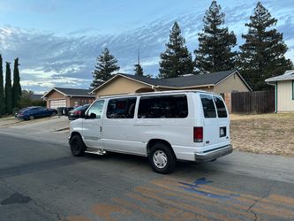 2003 ford E150 XLT