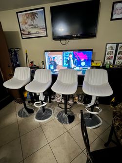 4  bar Stools