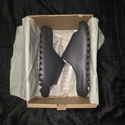 Yeezy Adidas Onyx Slides
