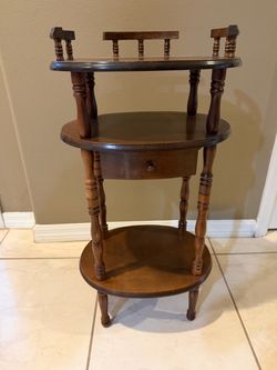 Vintage William and Mary Style 1940’s to 1960’s Telephone Stand