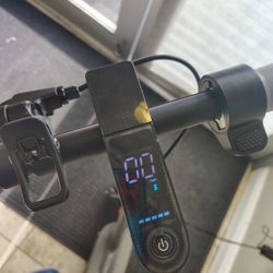 Electric scooter like new, hardly used