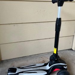 3-Wheel Kick Scooter for Toddlers - Black & White