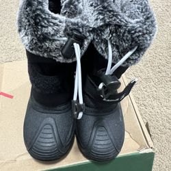 New Kids Snow boot Size 9