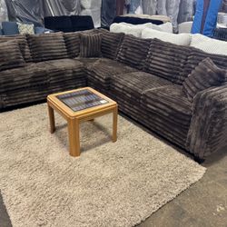 L Shape Sectional. 🚚WE DELIVER🚚