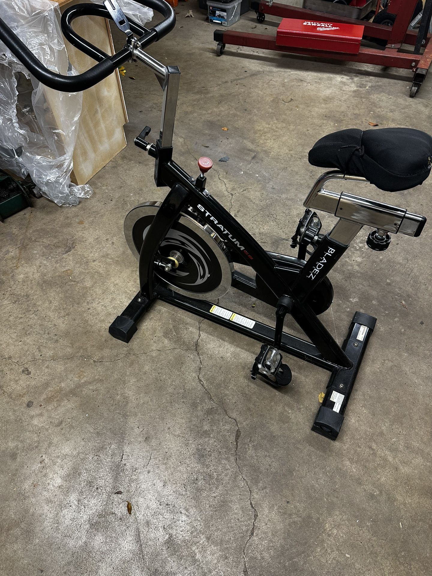 Stratum Stationary Bike