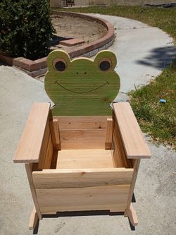 Rocking chair frog planter