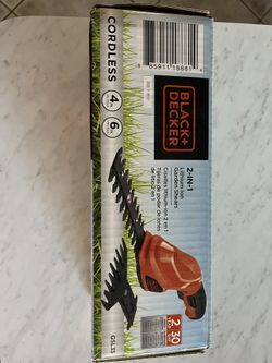 Handheld gardening tool