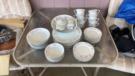 51 pc. Vintage  “pageant” pattern