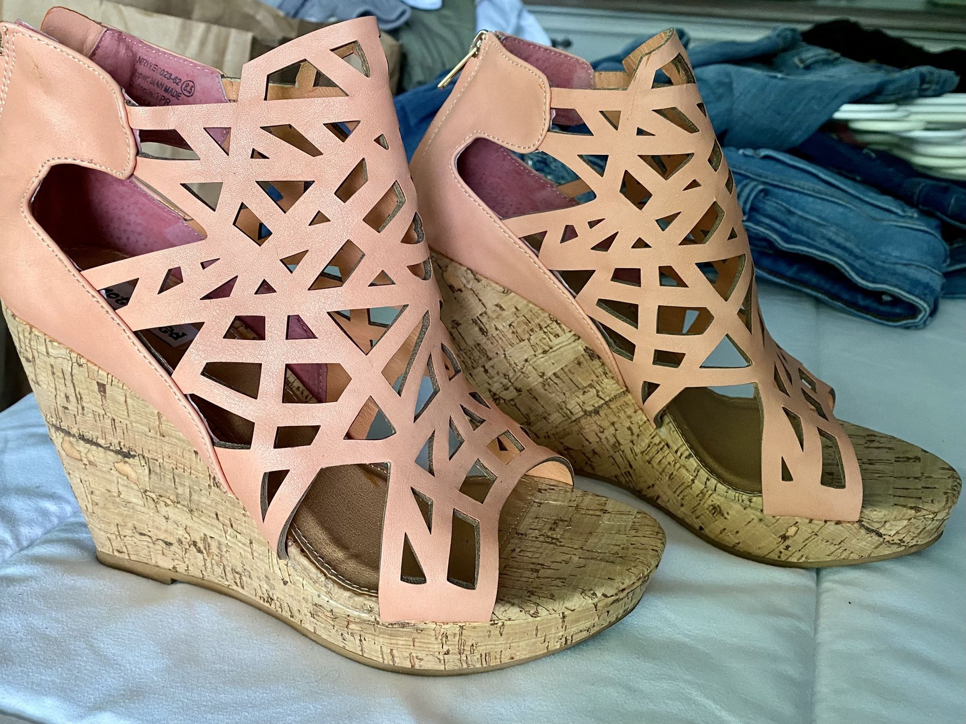 Buckle Coral Wedges