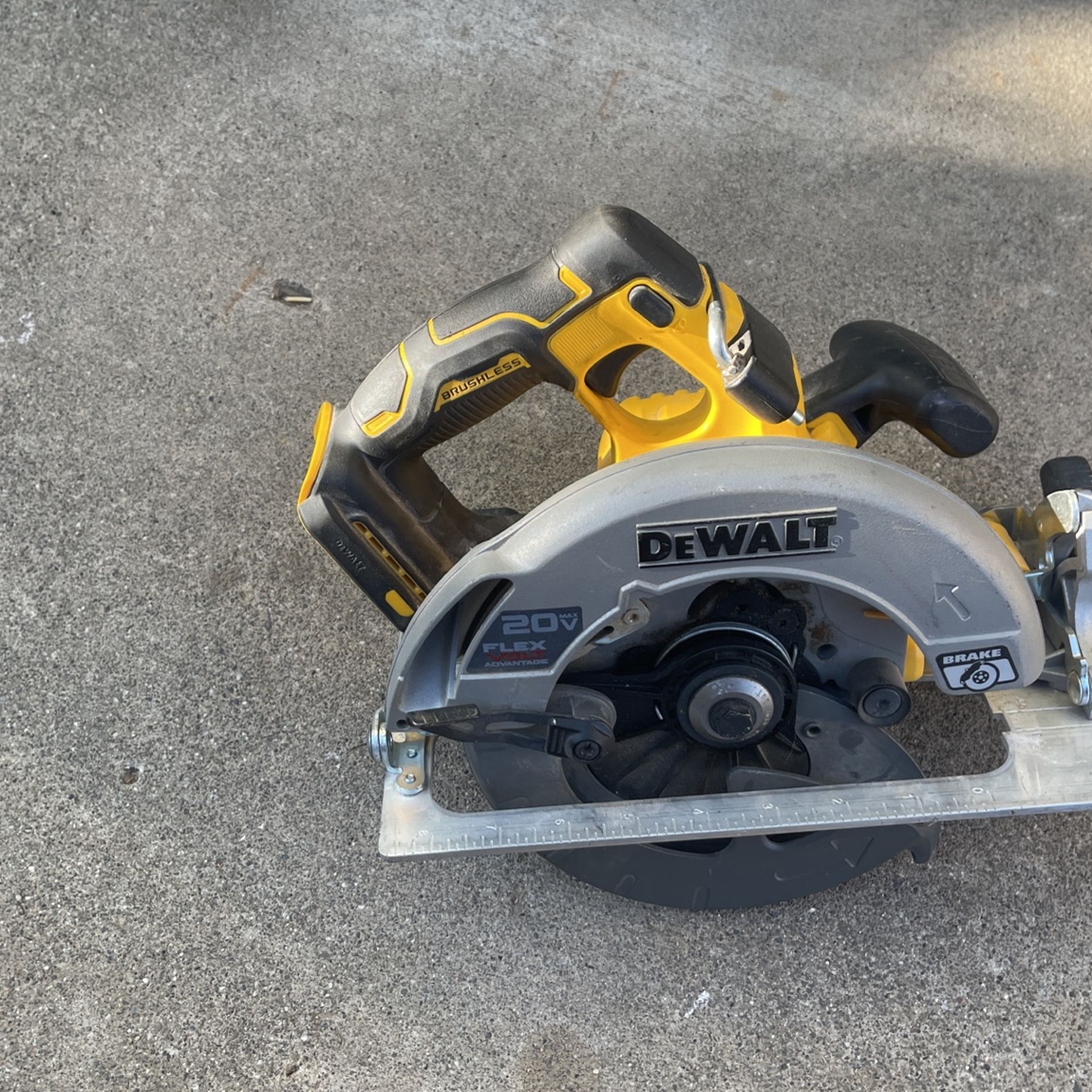 Almost Brand new Dealt 20volt Skill Saw