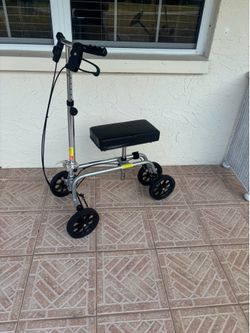 Knee scooter