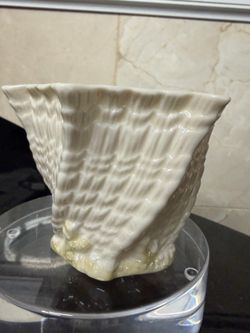 Vintage Belleek Limpet Vase 1955-65  Twisted Shell