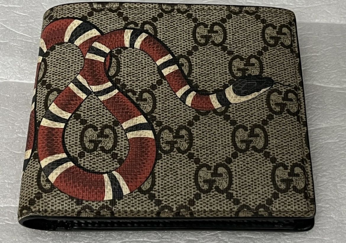 Gucci Bifold Wallet Beige GG Supreme Signature Canvas Kingsnake Snake Print
