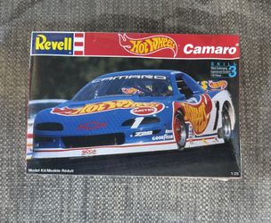 Revell Hot Wheels CAMARO 1:25 Factory Sealed #7357 Model Kit