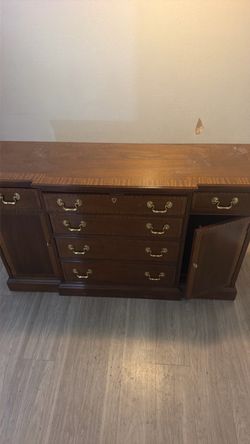 Mahogany Sideboard Buffet with Drawers and Cabinets
