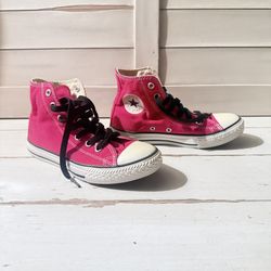 Converse Chuck Taylor Youth High Tops – Red, Size 2.5