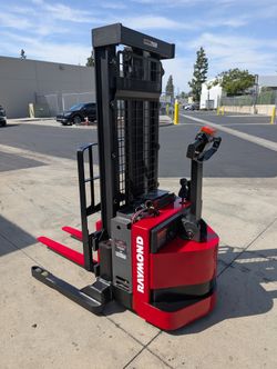 2017 Raymond RSS40 Electric Walkie Stacker (2357 Hours)