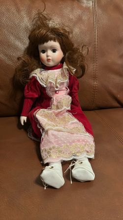 Heritage dolls, porcelain