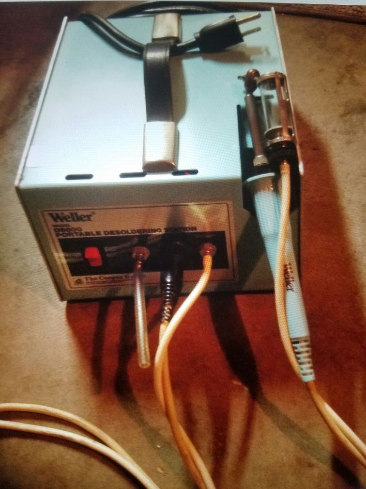 Weller DS600 portable Desoldering Station W/EC234 Iron
