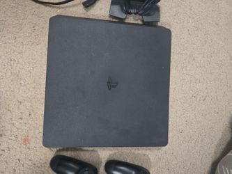 Ps4 slim plus 2 controllers and cables