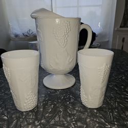 Vintage Milk Glass Pitcher With 2 Glasses