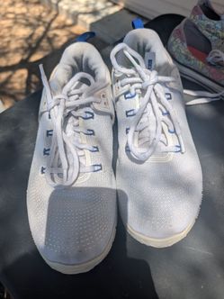 Nike women's tennis shoes