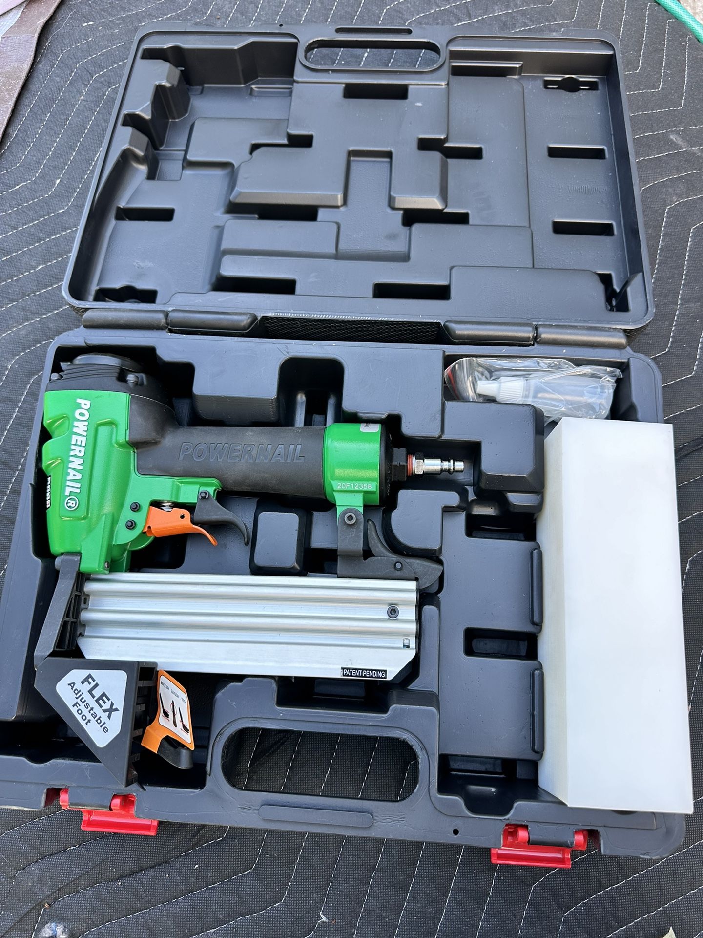 Powernail 20ga Cleat Engineered Flooring Nailer Stapler