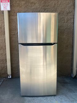 LG  stainless steel refrigerator  20 cubic  Model 2024