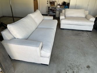 LUXURY COUCHES (FREE DELIVERY) 🚚