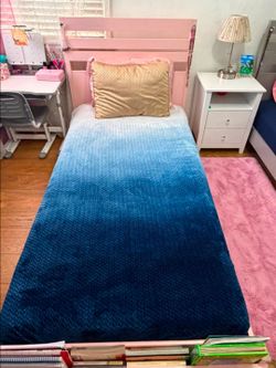 Twin beds Moving sale