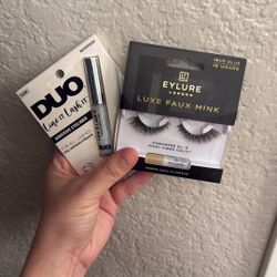 Faux Eyelashes And eyeliner Glue