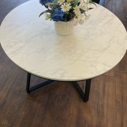 Round Coffee Table 