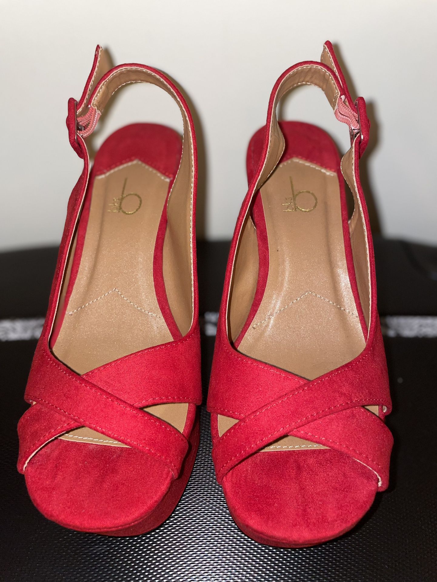 WOMAN RED BAKERS SHOES SIZE 7