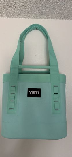 Yeti Camino 20 carryall bag