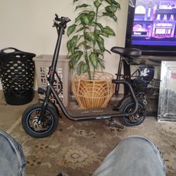 Urbanmax Sit Down Scooter