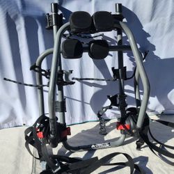 Yakima King Joe trunk-mounted bike rack. 
