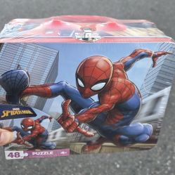 Spider-Man Metal Lunchbox with 48 pc puzzle, NEW!