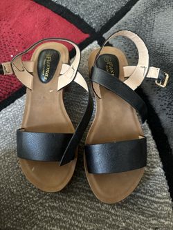 Sandals for sale size 6 women, color, black