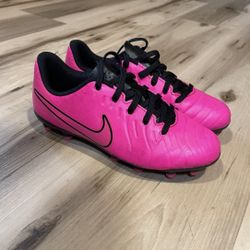 Nike Cleats Pink Size 2Y