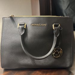 Michael Kors Saffiano Bag